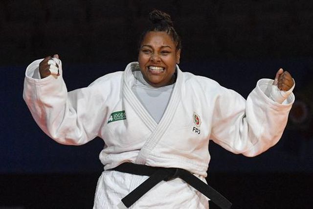 Rochele Nunes conquista ouro no Tajiquistão