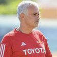 Mourinho vê jogo de camarote em Albufeira