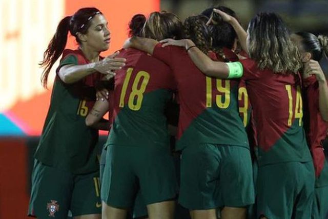 É este o primeiro 'onze' de Portugal numa fase final