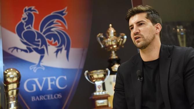 Gil Vicente: Tiago Lenho de saída