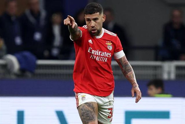 Treinador do River Plate comenta renovação de Otamendi com as águias