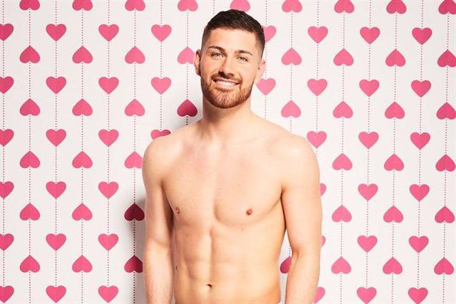 Troca as luvas por mansão cheia de mulheres