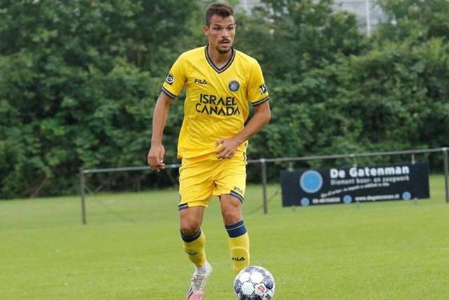 André Geraldes a chegar para a defesa