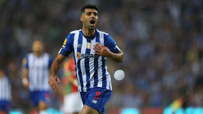 FC Porto vence Sp. Braga no Olival: penálti de Taremi decide