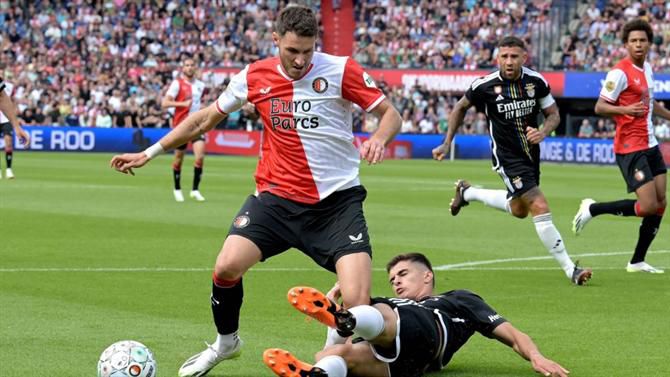 Giménez difícil: quanto pede o Feyenoord pelo 'ponta' mexicano
