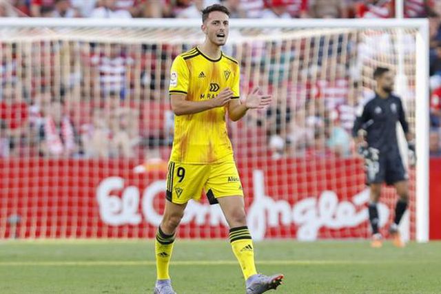 Avançado espanhol de 22 anos referenciado