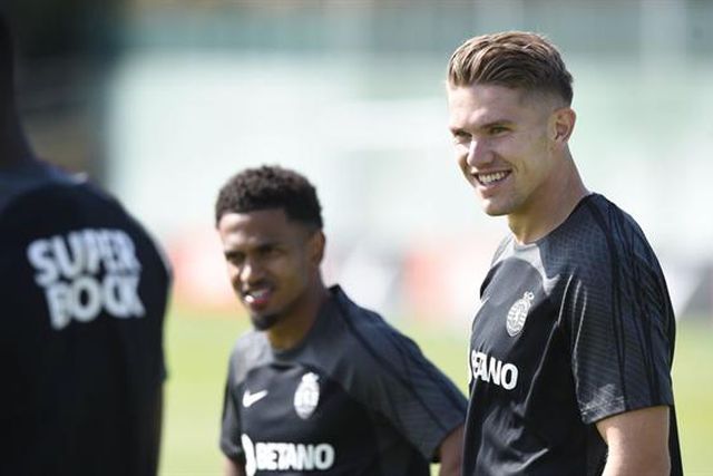 Gyokeres mostra-se aos adeptos