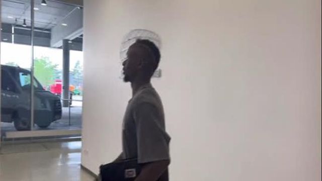 Mané recusa responder a perguntas: «Vocês matam-me todos os dias e querem que fale convosco?»