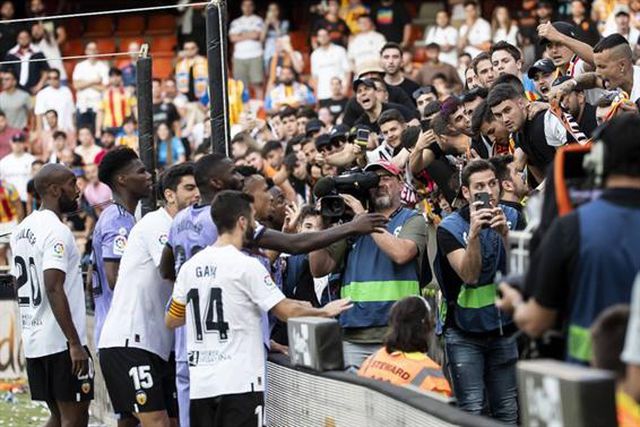 «Injusta e desproporcionada»: a reação à sanção imposta após insultos racistas a Vinícius Jr.