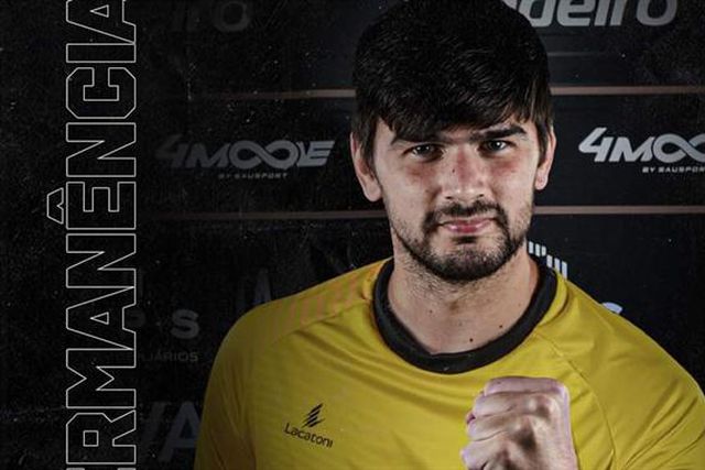 Tiago Pereira continua na Póvoa