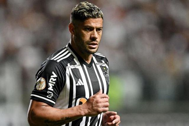 Pare tudo o que está a fazer e veja este inacreditável golo de Hulk! (vídeo)