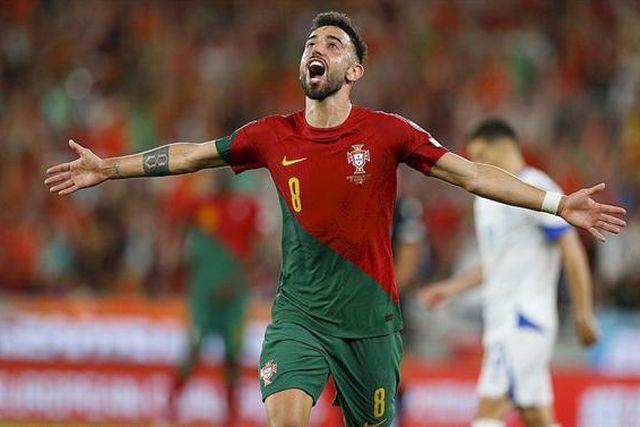 A BOLA DE DOMINGO discute toda a atualidade (22.00 h)