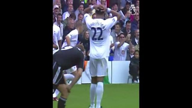 Colegas de equipa levam mãos à cabeça com esta finta de Taarabt