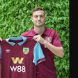 Oficial: Burnley anuncia extremo (vídeo)