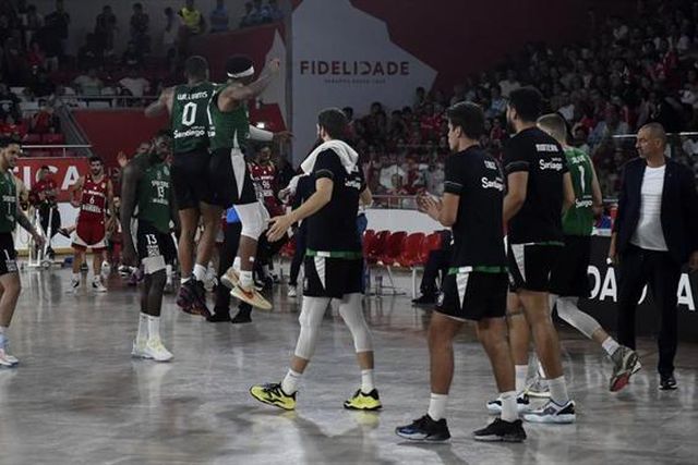 «Perseguição e proteção»: Benfica condena Federação» por deixar jogar base do Sporting que agrediu agente da PSP