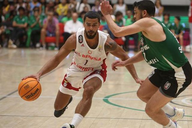 Benfica vence Sporting e sagra-se bicampeão nacional!