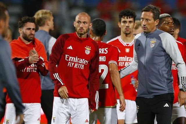 A opinião de João Bonzinho: «Desculpe, importa-se que remate?!»