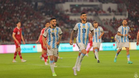 Argentina fecha digressão sem estrelas mas com vitória