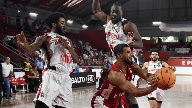 Benfica entra a vencer nas meias-finais do 'play-off'