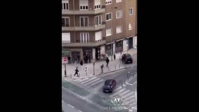 Adeptos do Sporting apedrejaram carro de benfiquistas que festejavam o título