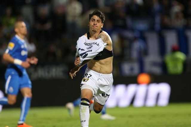 Pepê faz penálti e Colombatto empata (vídeo)