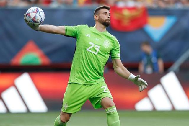 «Ganhas um jogo e és um Deus, perdes outro e já és uma m...»