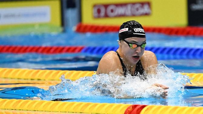 Lituana bate recorde mundial dos 50m bruços