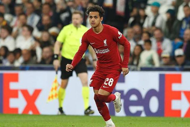 Alisson aborda futuro de Fábio Carvalho e revela desejo