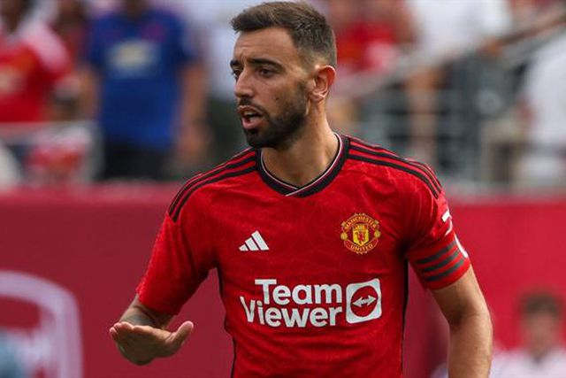 Bruno Fernandes não muda com a braçadeira