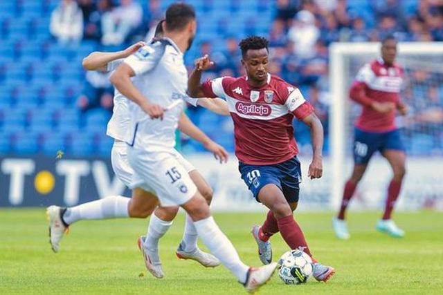 Torreense goleia Penafiel