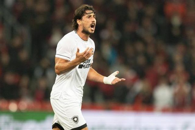 Botafogo aciona cláusula por Gabriel