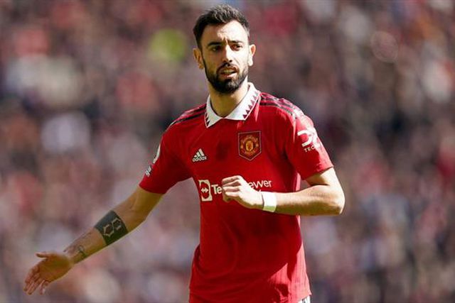 Bruno Fernandes titular e João Félix no banco