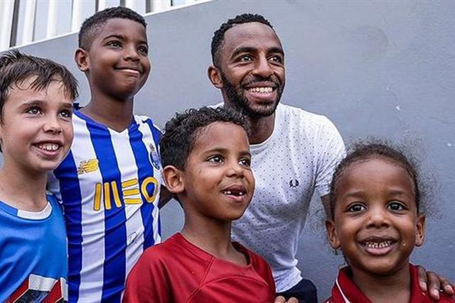 Ricardo Pereira solidário