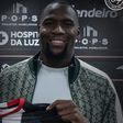 Oficial: Mustapha Sangaré é o novo dono da camisola 9