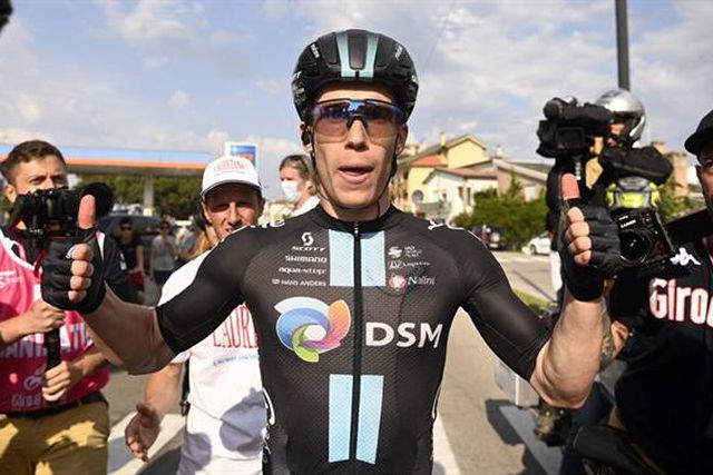 Volta a Itália: Alberto Dainese vence 17.ª etapa, João Almeida mantém segundo lugar