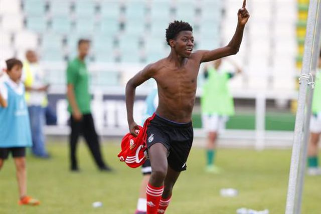 Vitória fez Benfica tremer... mas a águia prevaleceu