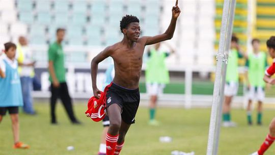 Vitória fez Benfica tremer... mas a águia prevaleceu