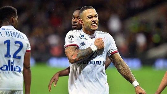 Depay lamenta incidente racista: «Ver estas imagens deixa-me doente»