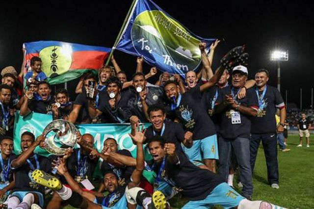 Contínuos, professores e engenheiros: O sonho do Hienghene Sport no Catar