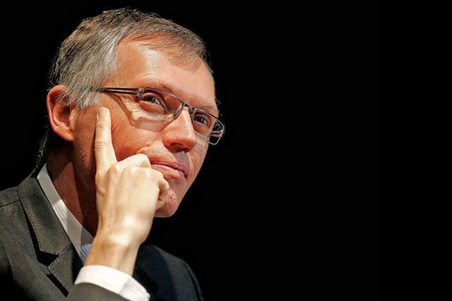 Tavares à frente de império novo!