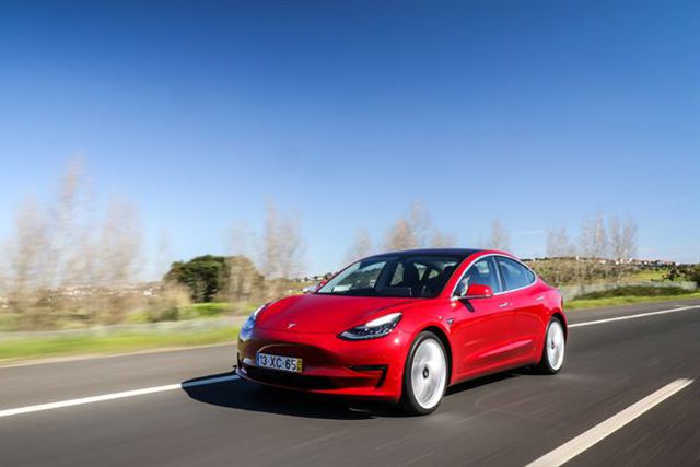 Temos de ‘levar’ com a Tesla