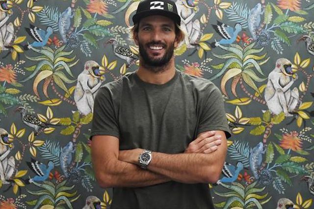 «Toda a minha vida é acordar, surfar, treinar, acordar, treinar e surfar»