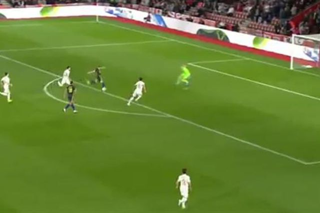 Inglaterra sofre golo aos 35 segundos (vídeo)