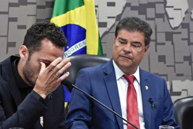 Sobrevivente de acidente aéreo emociona-se em audiência no Senado