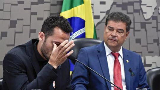 Sobrevivente de acidente aéreo emociona-se em audiência no Senado