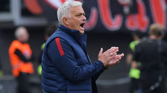 Um homem só: o silêncio de Mourinho que diz muito