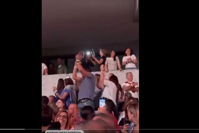 Conceição 'apanhado' nos Coldplay com pedido especial (vídeo)