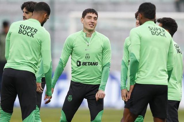 Bellerín tem ido a exame mas deve mesmo mudar de escola