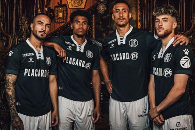 Axadrezados revelam novo equipamento 'retro'