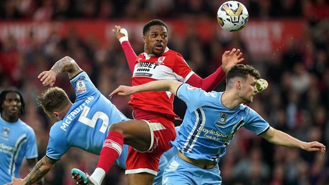 Coventry e Luton vão lutar por lugar na Premier League